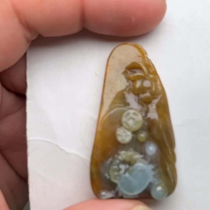 翡翠未镶嵌颈饰八面玲珑