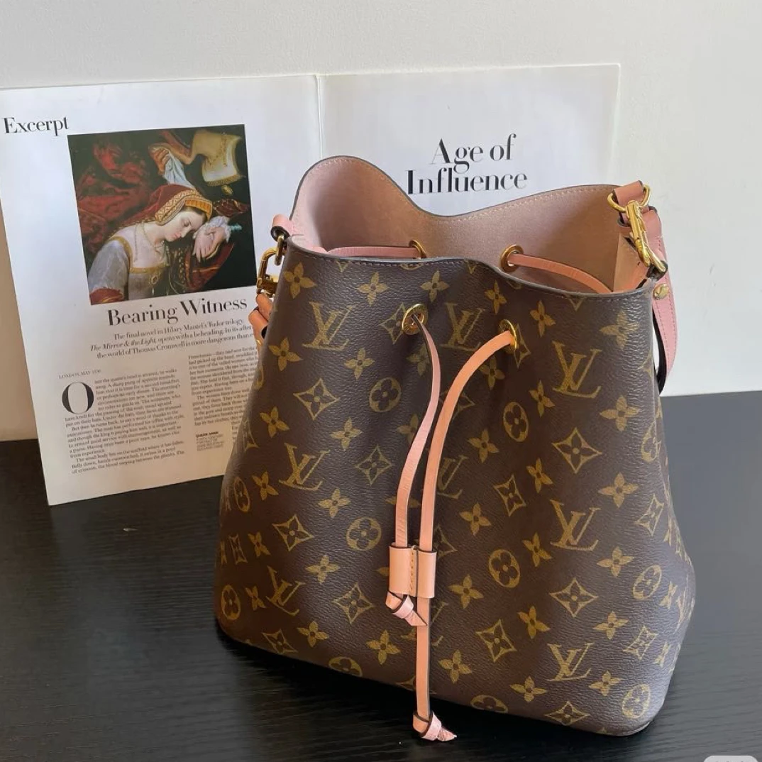 95新 LouisVuitton/路易威登 粉色水桶斜挎包/3226