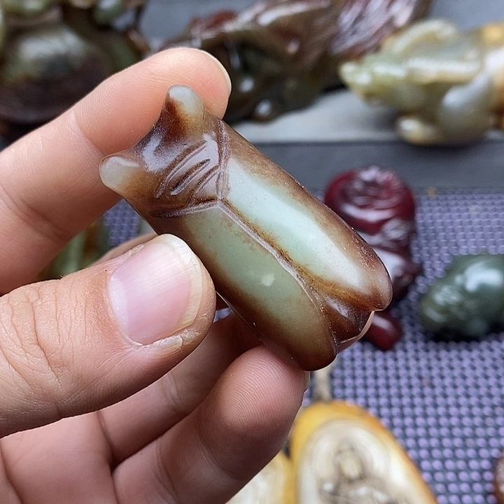 未镶嵌蛇纹石玉颈饰