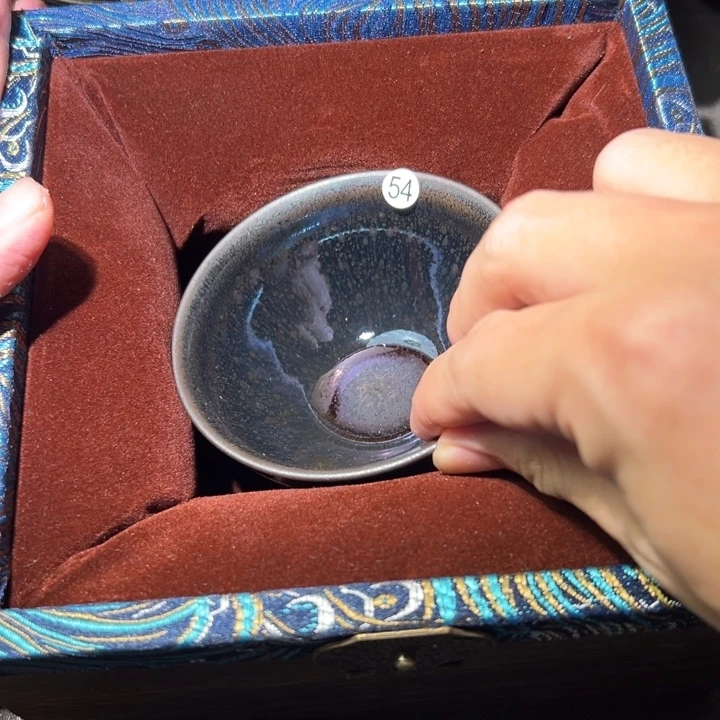 茶盏这个人就是他本人
