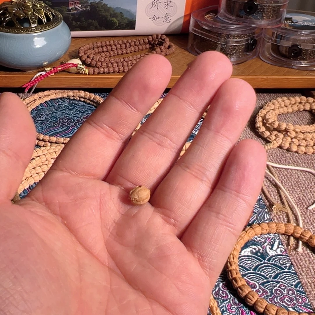 陈***雯柏香籽/百香籽吊坠