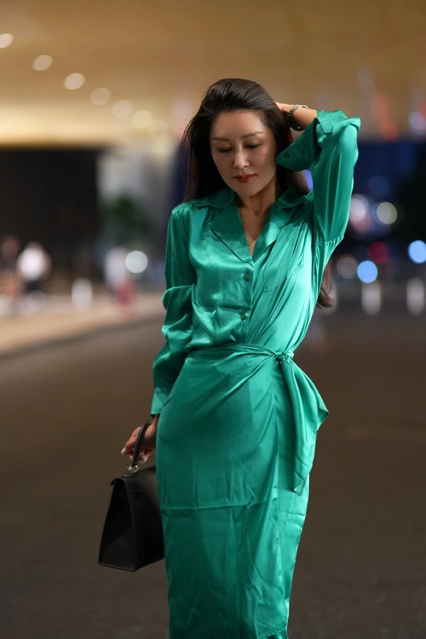 半盏青绿真丝衬衣半裙