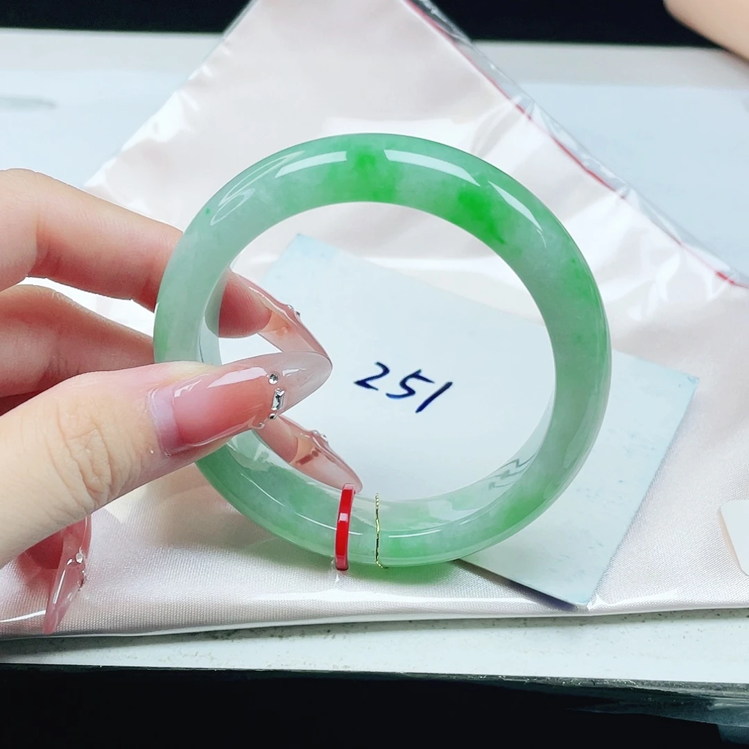 未镶嵌手镯翡翠52