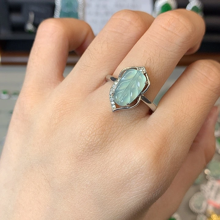 翡翠未镶嵌戒指戒指