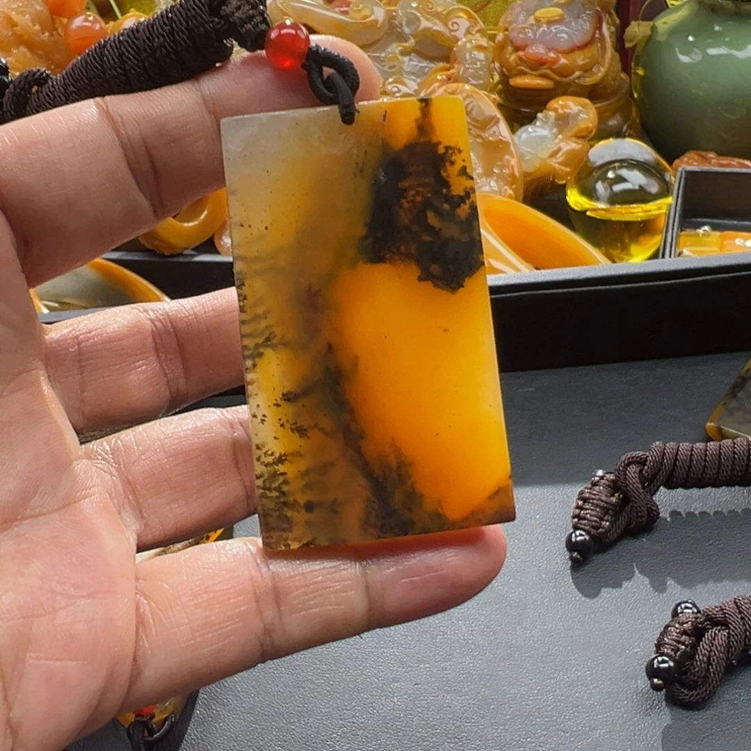 石英质玉未镶嵌颈饰