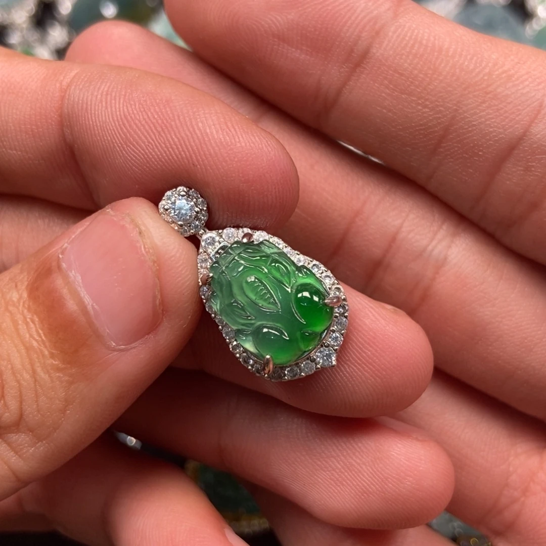 翡翠未镶嵌吊坠(不含链)