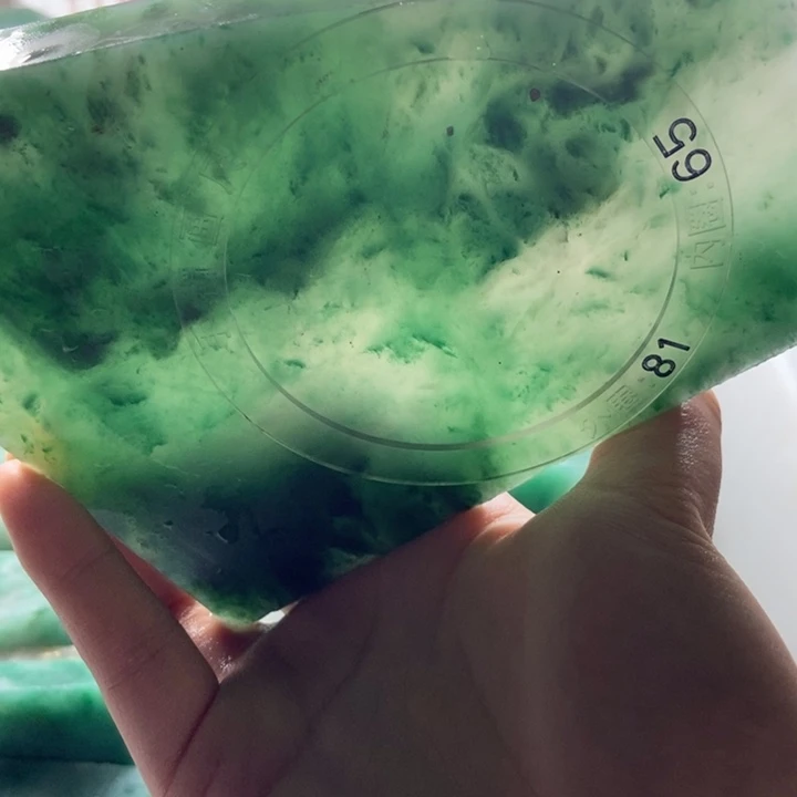 羡***啥定制石英质玉（非洲翠）