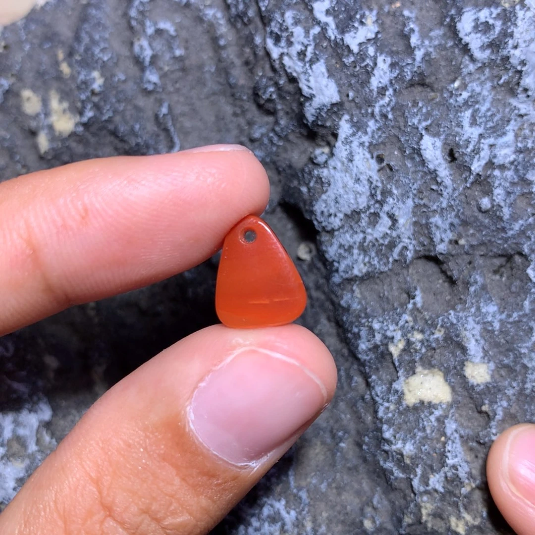 南红玛瑙未镶嵌瓦西柿子侧挂微裂纹