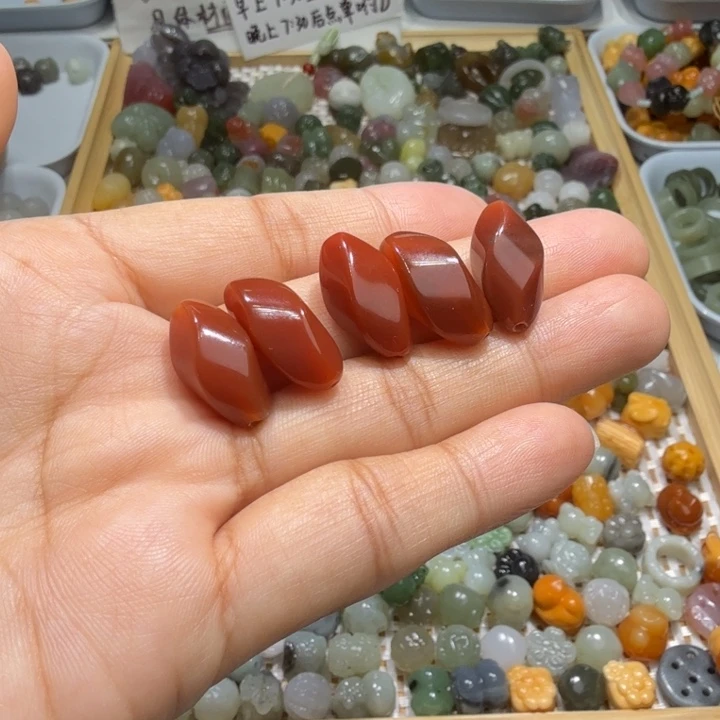 和田玉未镶嵌珠宝半成品