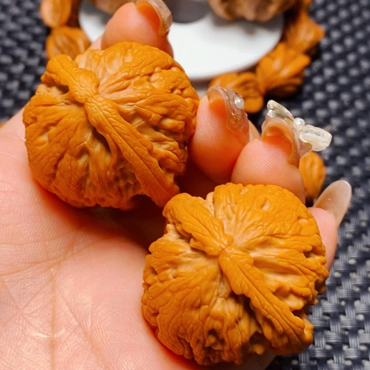 文玩核桃把件秦岭核桃1