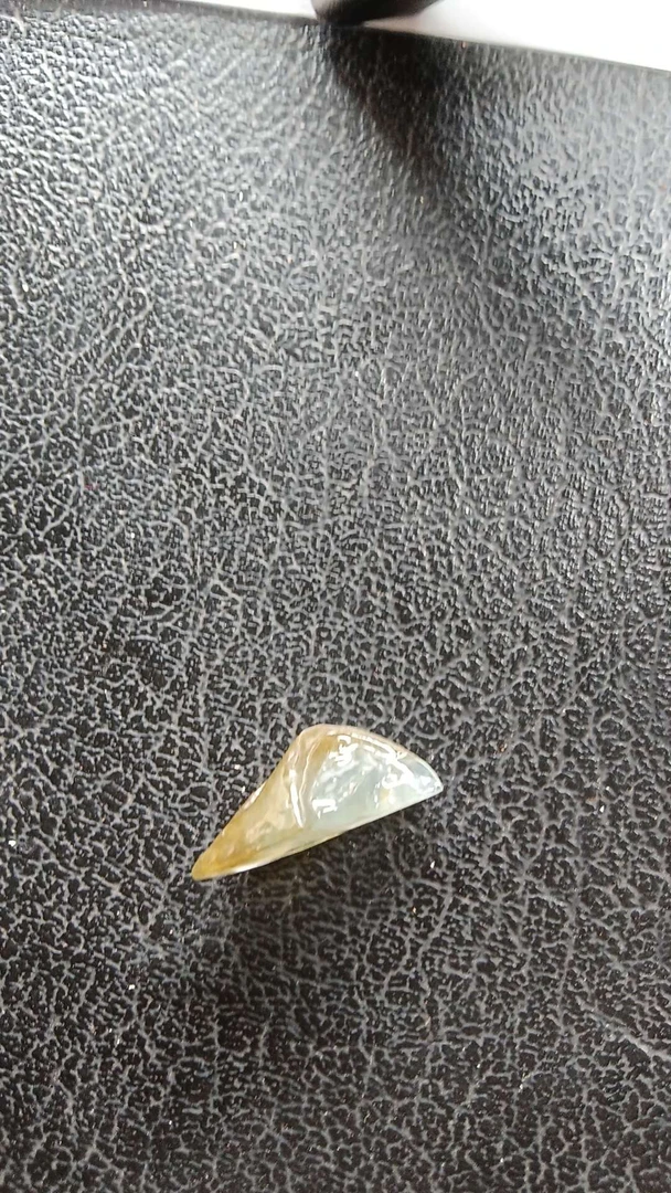 天然翡翠A货小黄翡