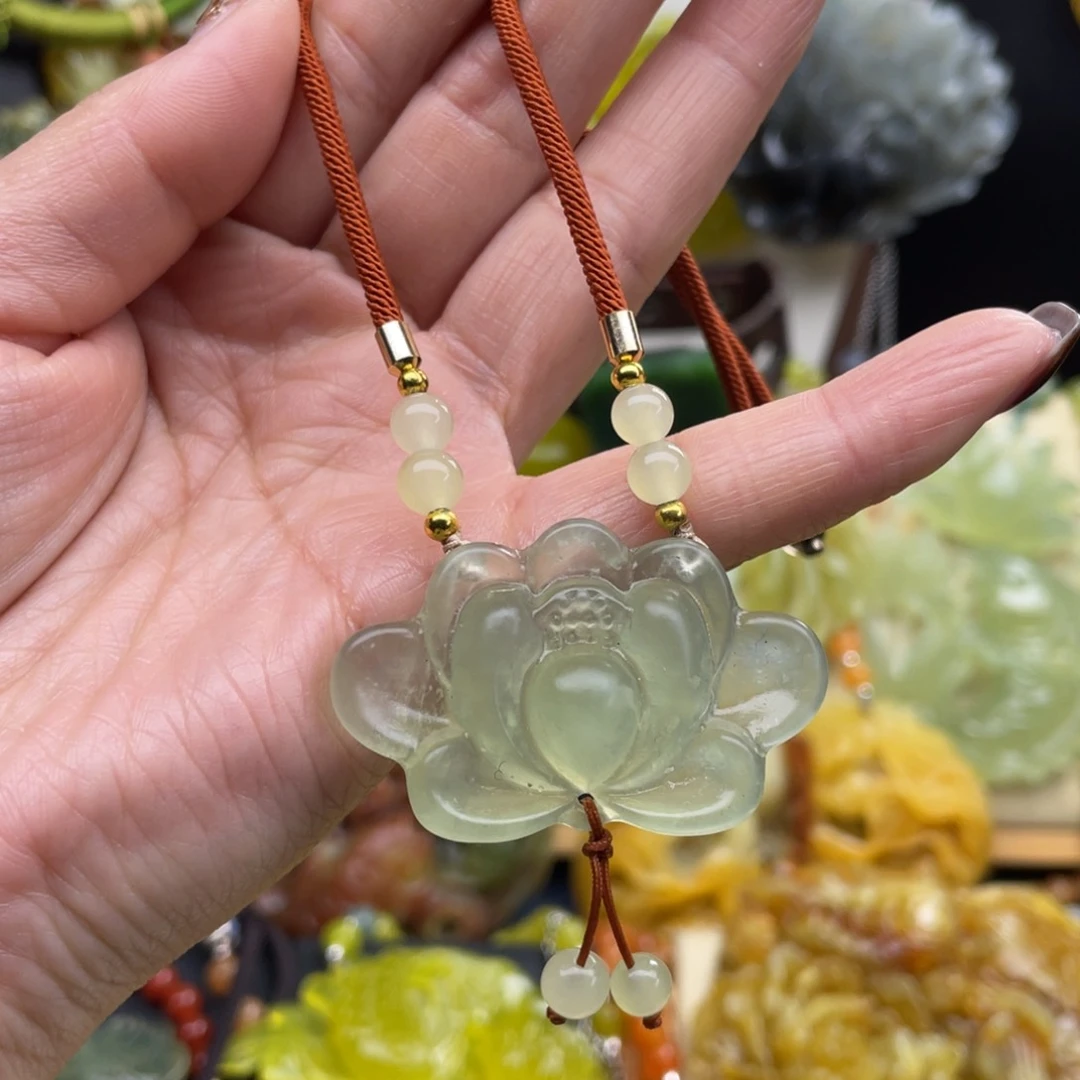 未镶嵌蛇纹石玉颈饰