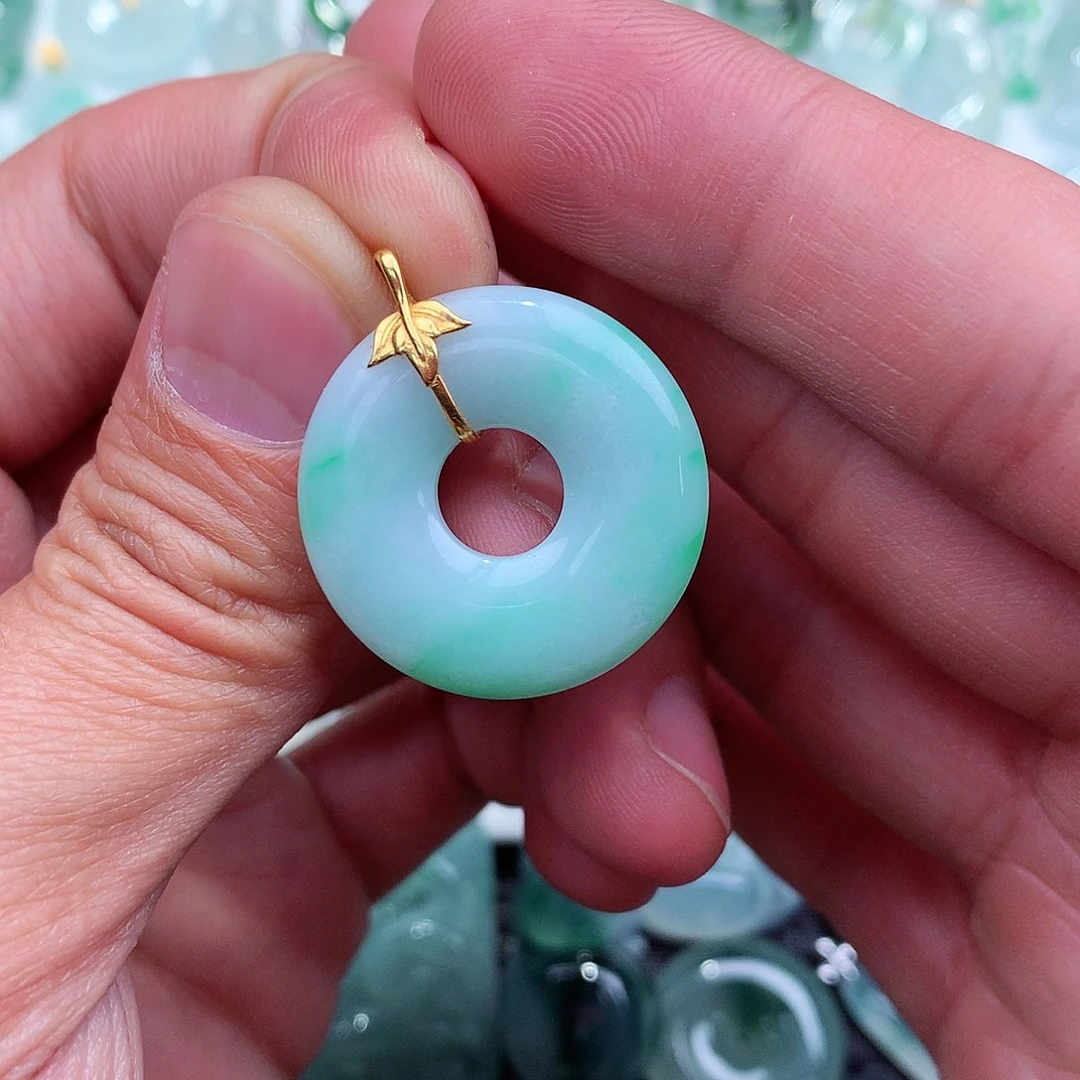 翡翠吊坠(不含链)18K金镶嵌