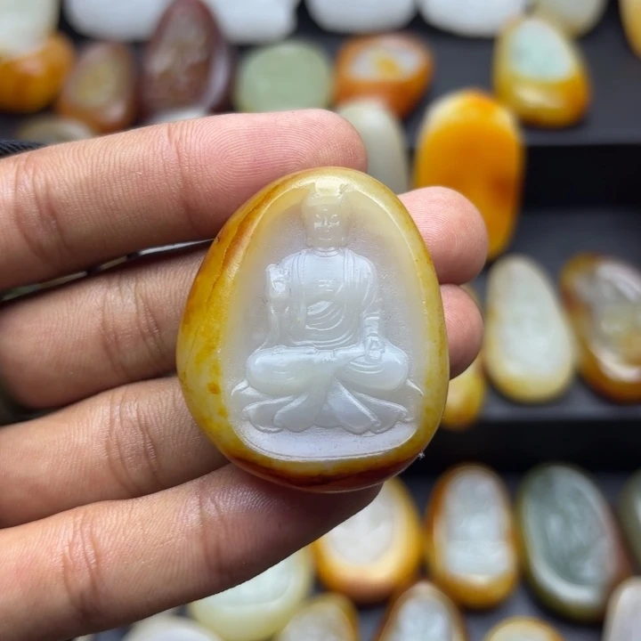 和田玉未镶嵌颈饰龙**下