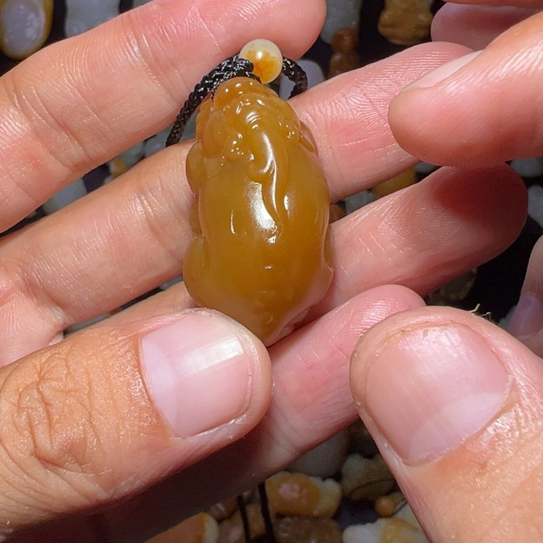福***哥和田玉未镶嵌颈饰