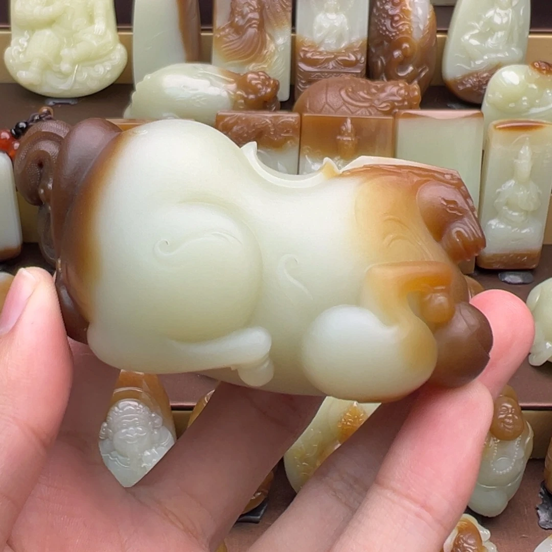 聽***生和田玉（糖玉）未镶嵌颈饰