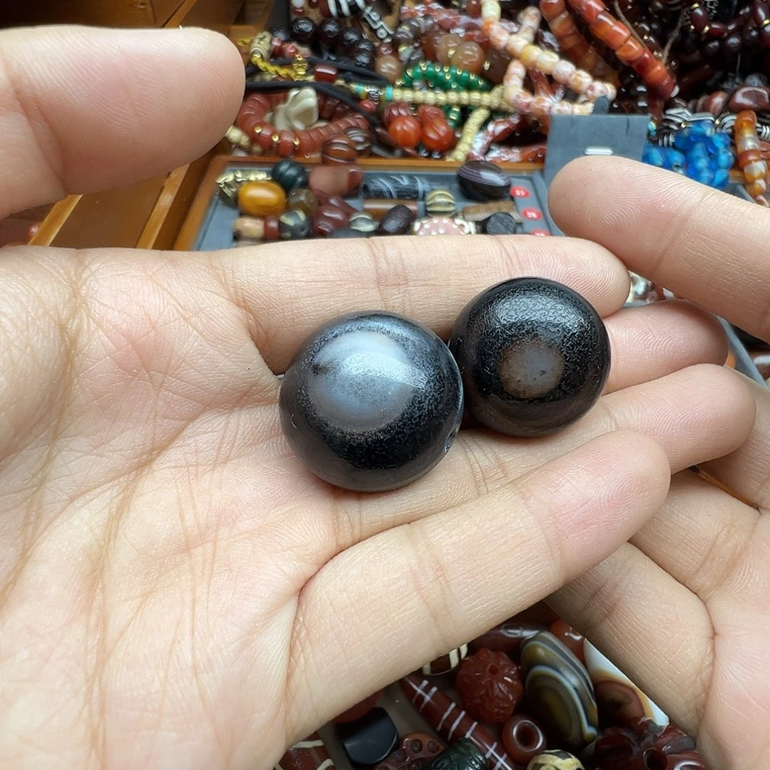 小***玛瑙/玉髓未镶嵌珠宝半成品