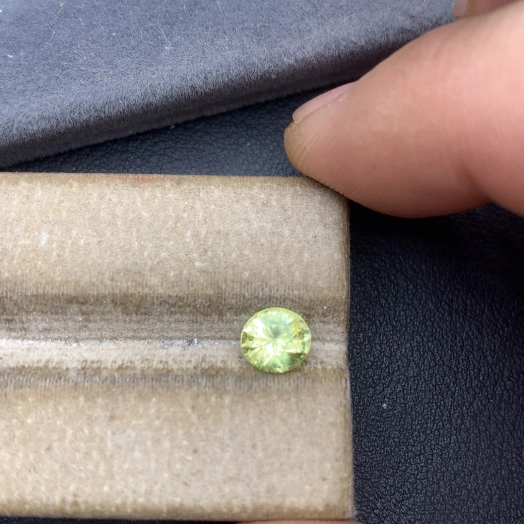 裸石金绿宝石1.2ct