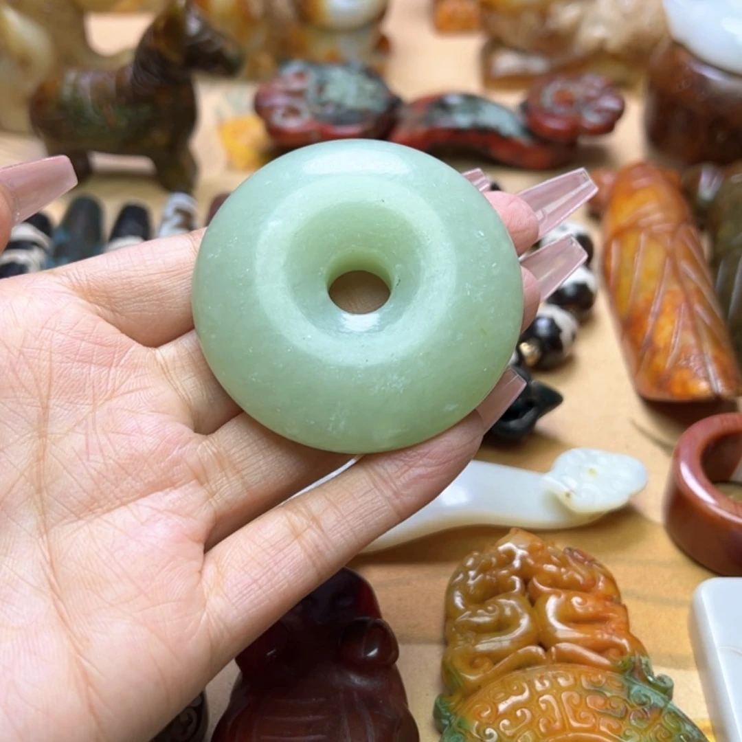 【闪购商品】蛇纹石玉颈饰未镶嵌