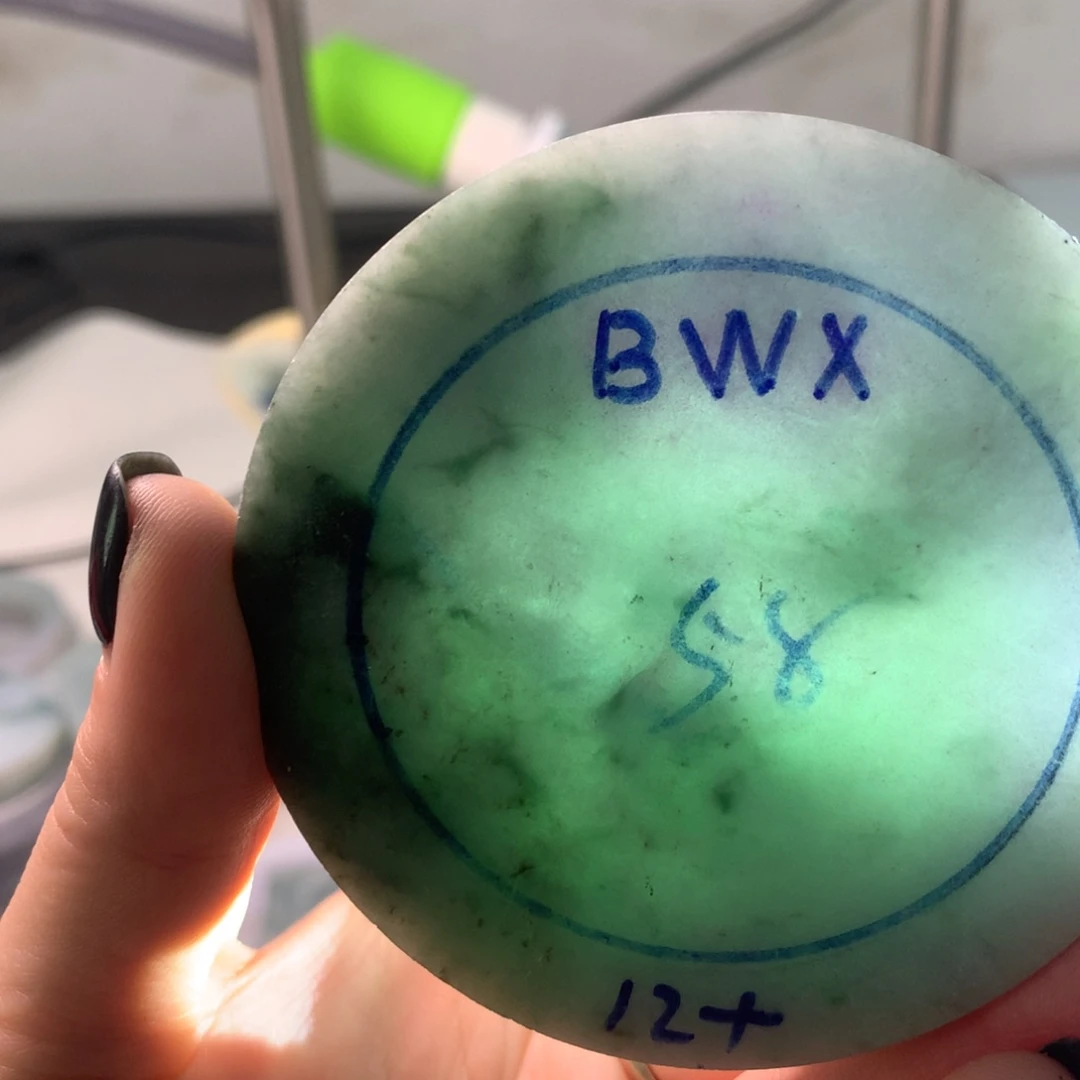 定制翡翠未镶嵌翡翠手镯