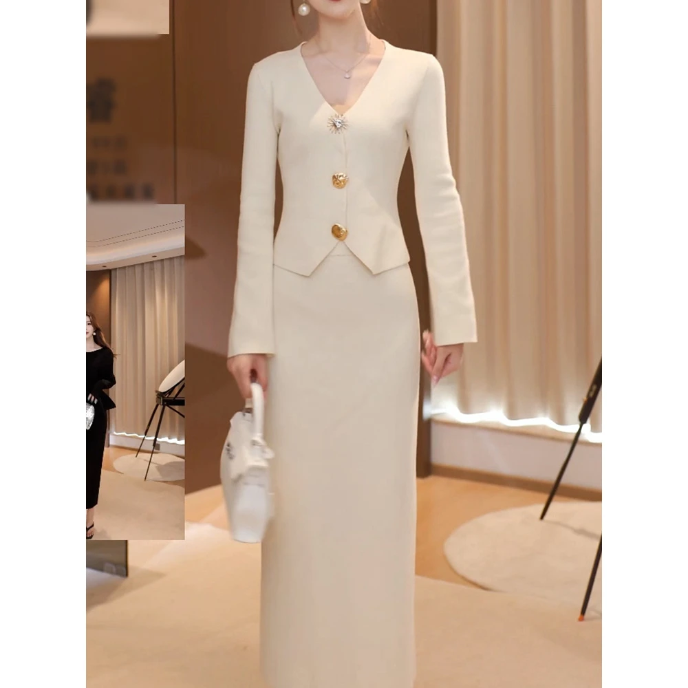 好看洋气纯色针织裙套装2025秋季新款小香风减龄百搭上衣+半身裙