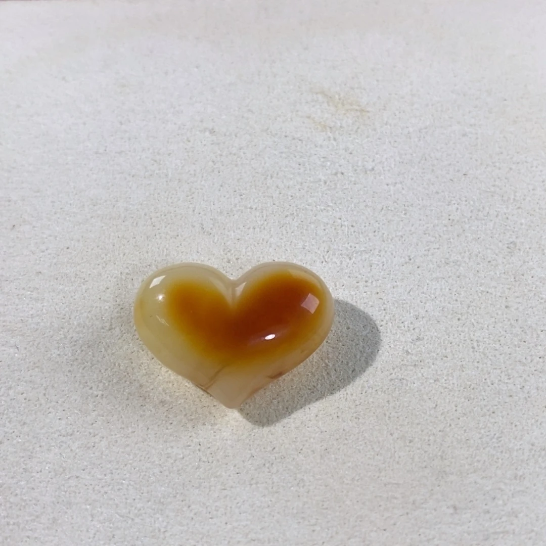 蜜蜡未镶嵌裸石屁桃