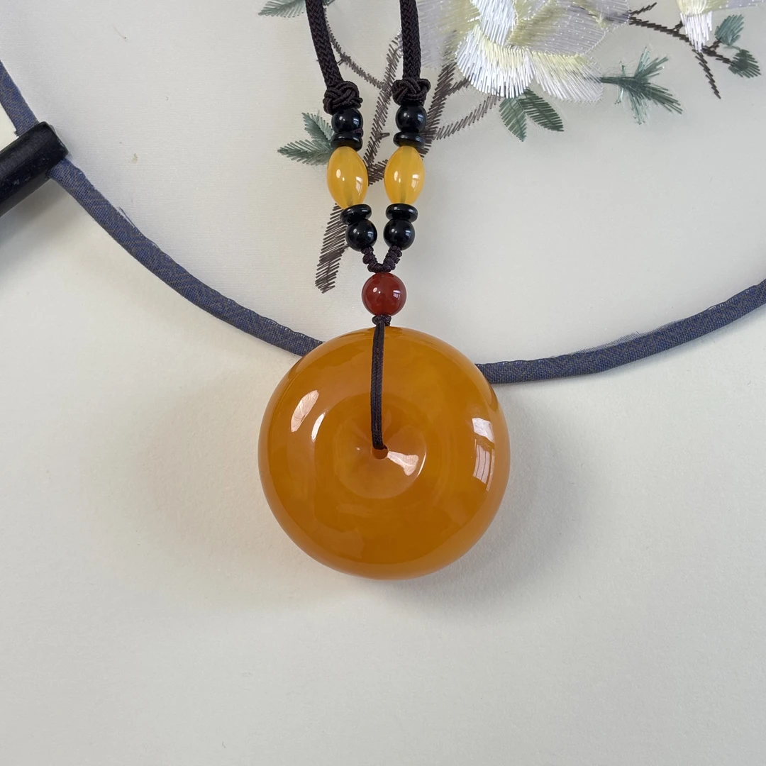 W104手工雕刻  时尚百搭大平安扣吊坠