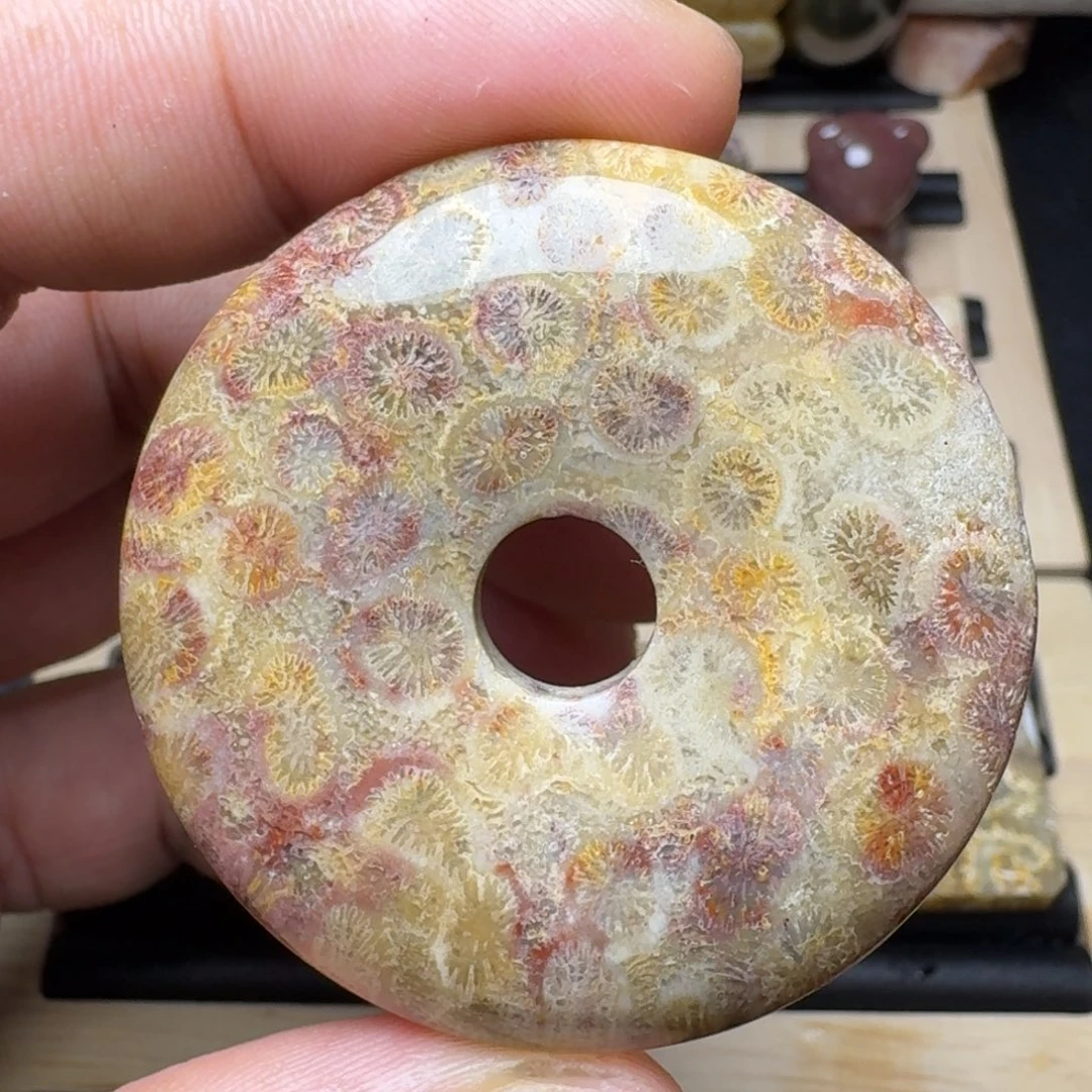石英质玉未镶嵌纯天然色有机玉石保真色
