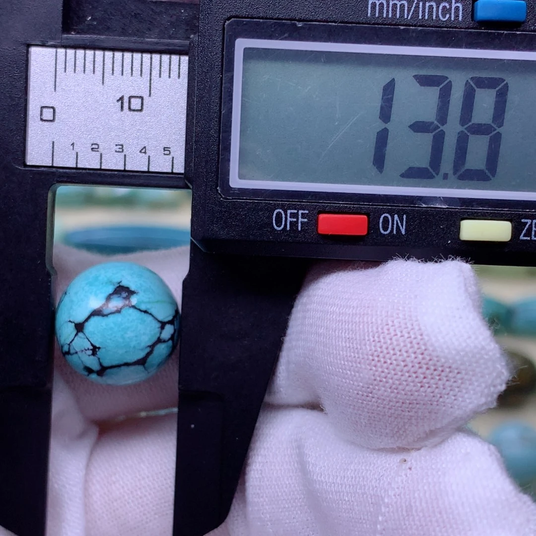 绿松石颈饰未镶嵌