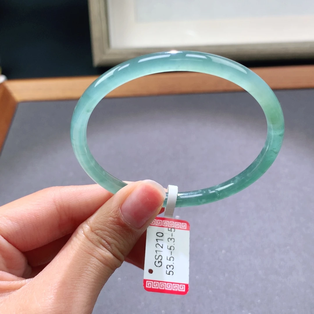 翡翠手镯未镶嵌天然翡翠手镯叮当镯