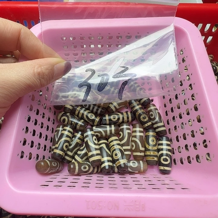 大***媒玛瑙/玉髓未镶嵌珠宝半成品15