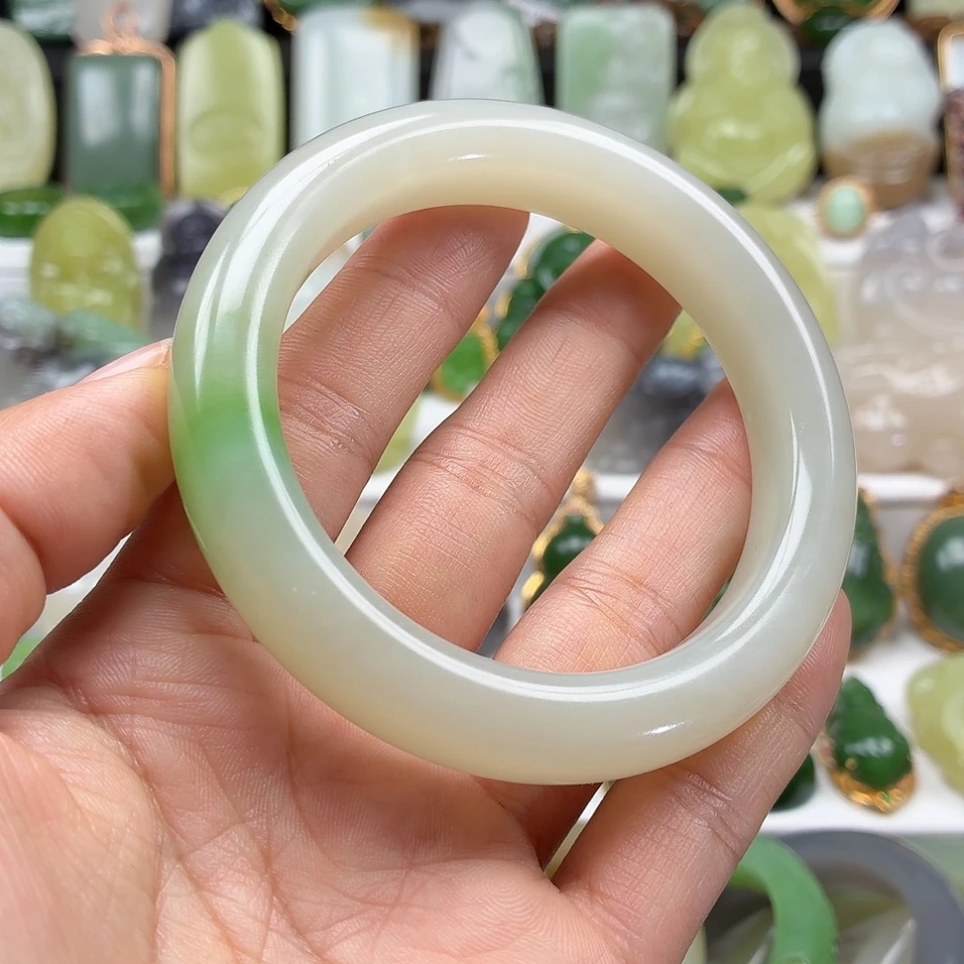 和田玉未镶嵌颈饰57.6