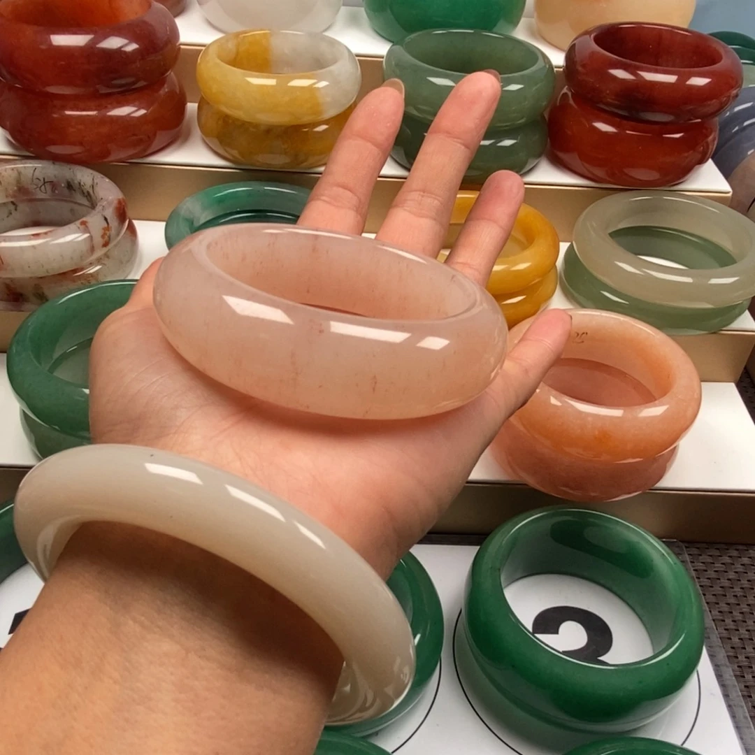 未镶嵌手镯石英质玉（佘太翠）顺***菜