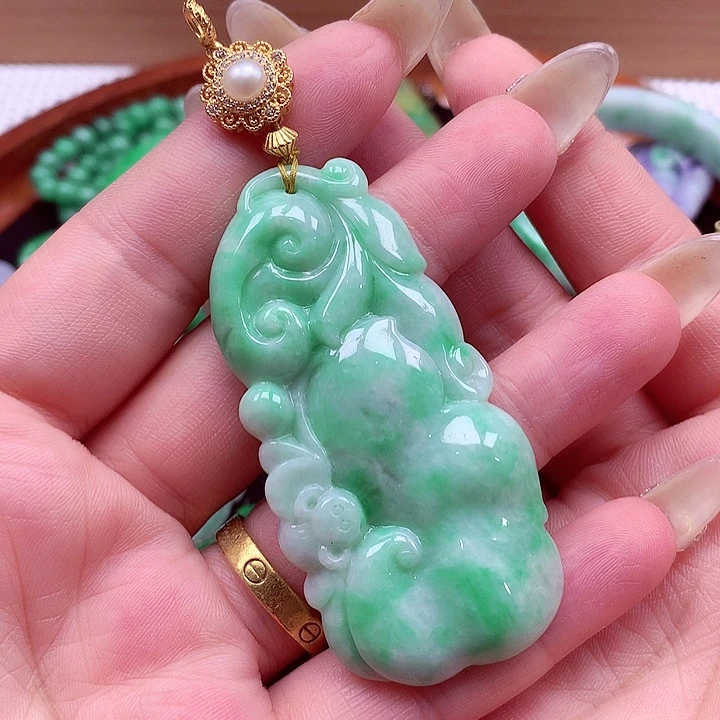 颈饰未镶嵌翡翠翡翠