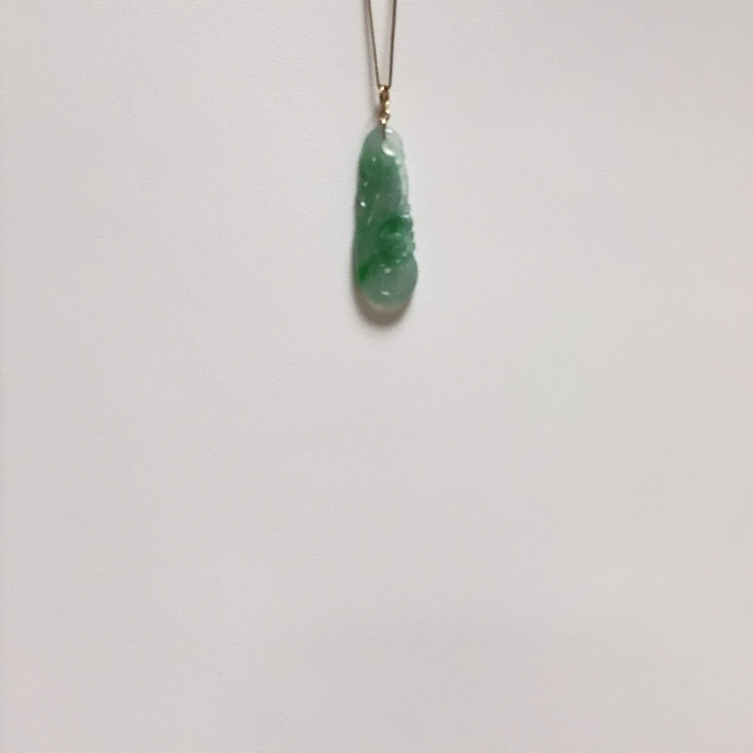 翡翠18K金镶嵌颈饰简单