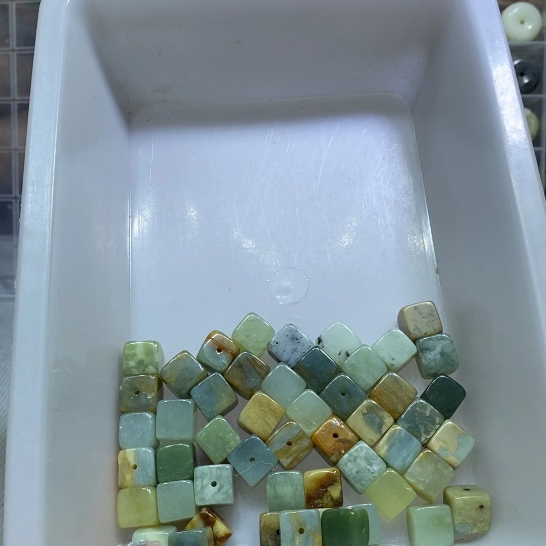 合金蛇纹石玉颈饰111