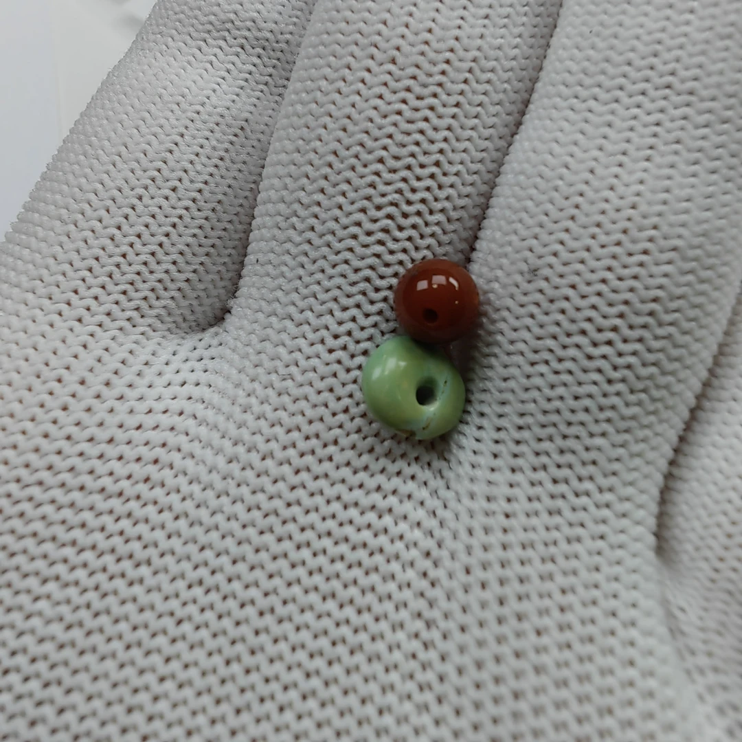 天然原矿南红圆珠