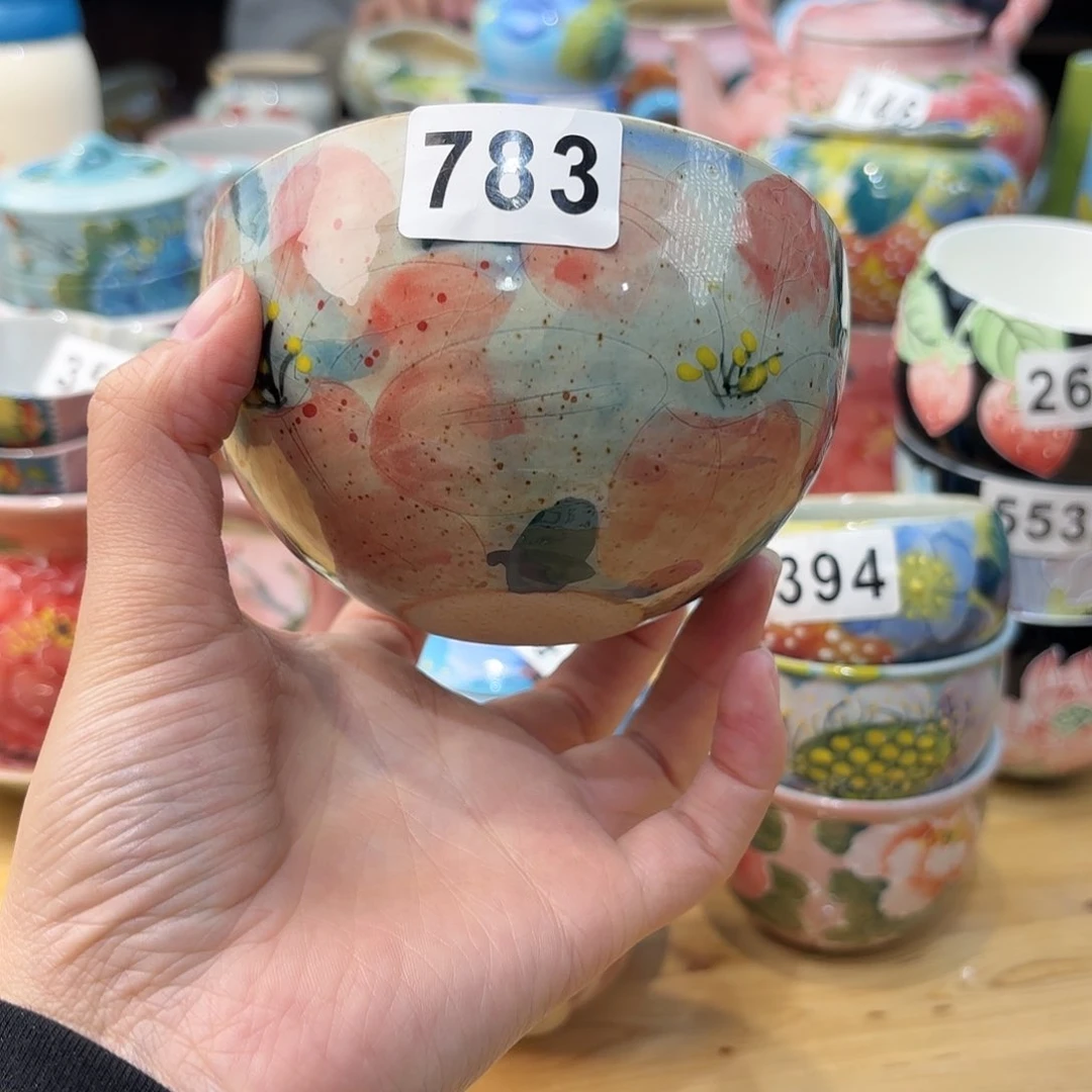 瓷片兔兔哈哈笑的
