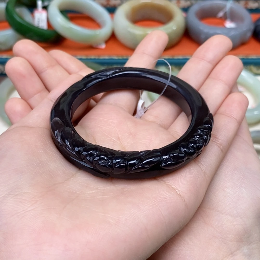 蛋***蛋和田玉未镶嵌手镯