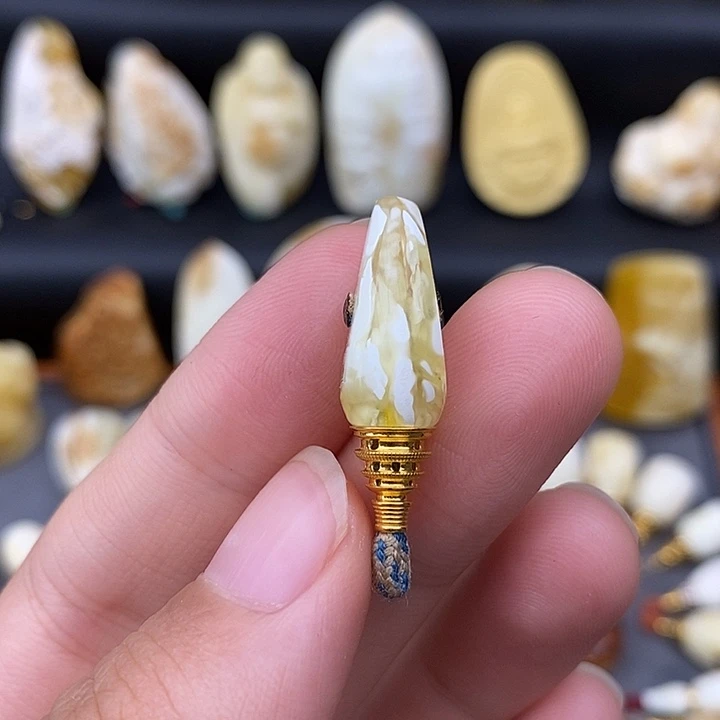 裸石琥珀未镶嵌8金瓷白金塔三通c66