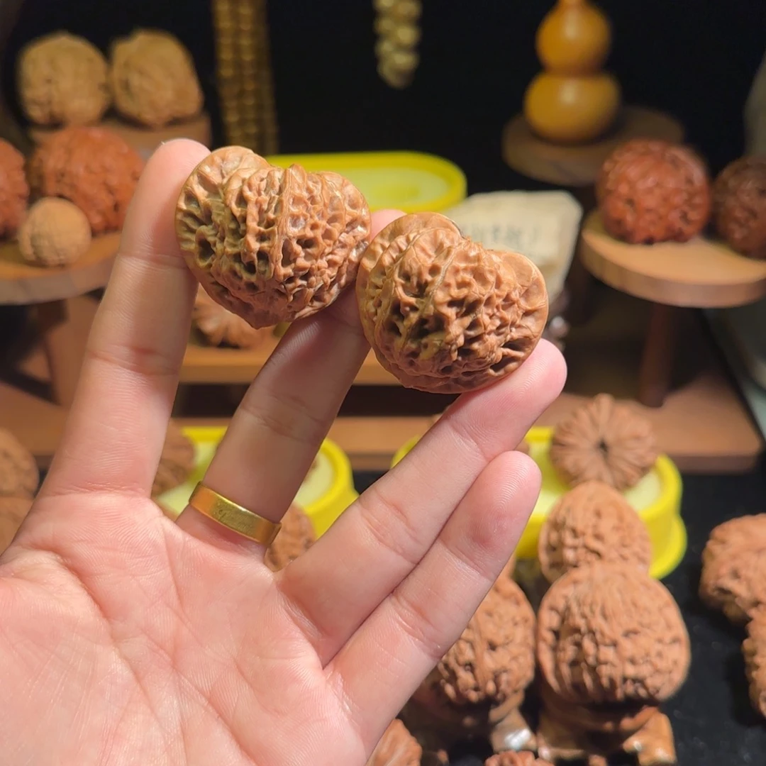 文玩核桃吊坠40宫灯