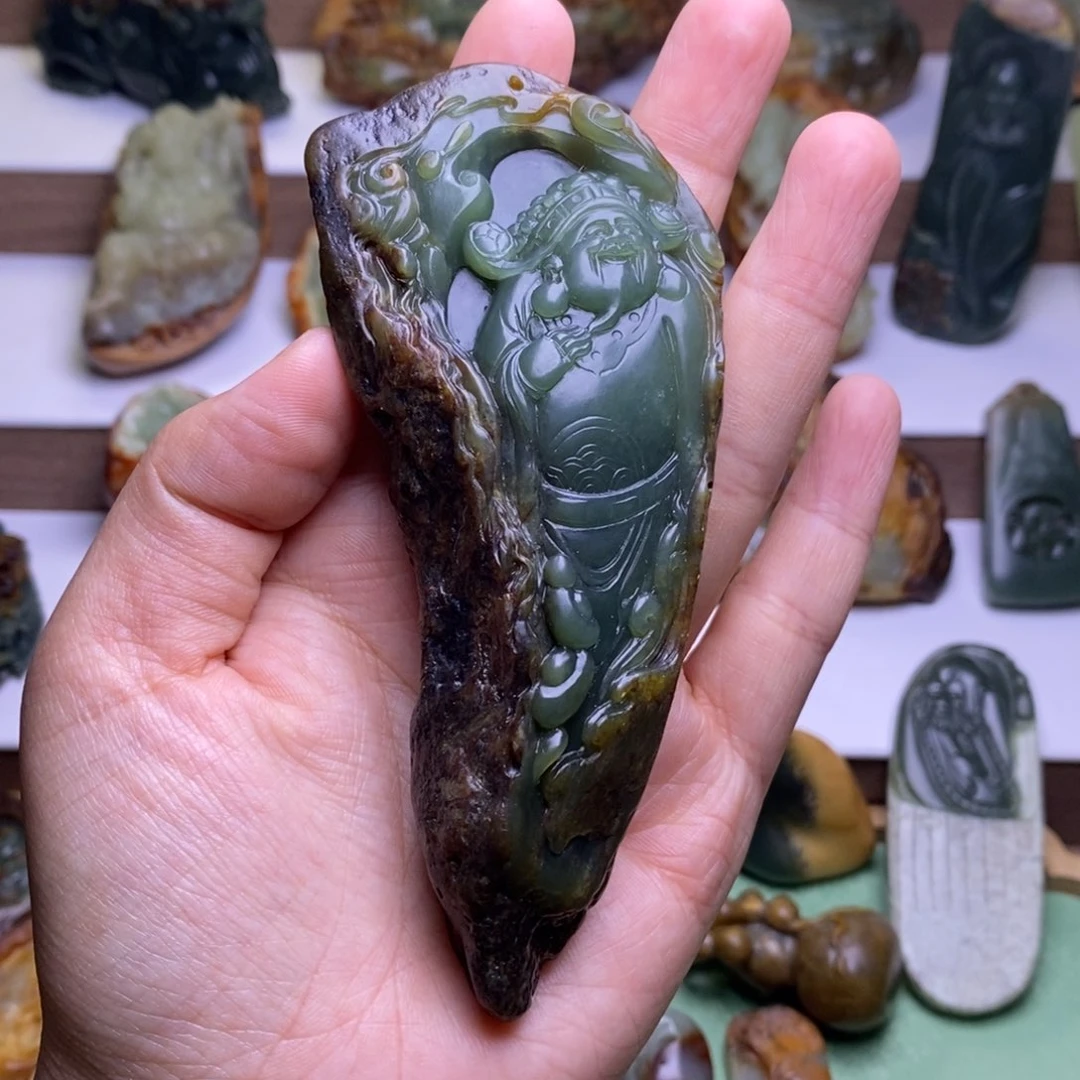 未镶嵌岫岩河磨玉（透闪石质玉）把件仲***风