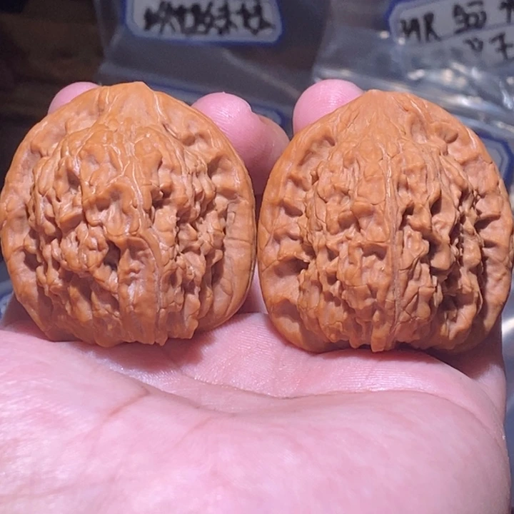 缘***成文玩核桃吊坠41全品红狮子