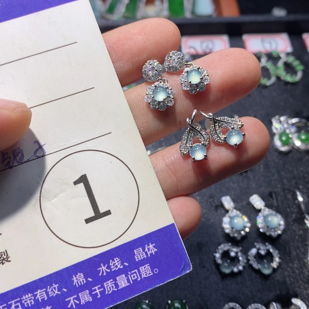 糕***怪翡翠未镶嵌颈饰翡翠