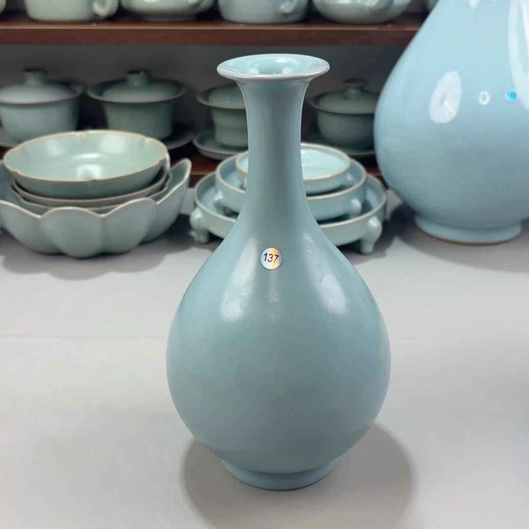瓷摆件编号137仿古釉中号玉壶春瓶二级