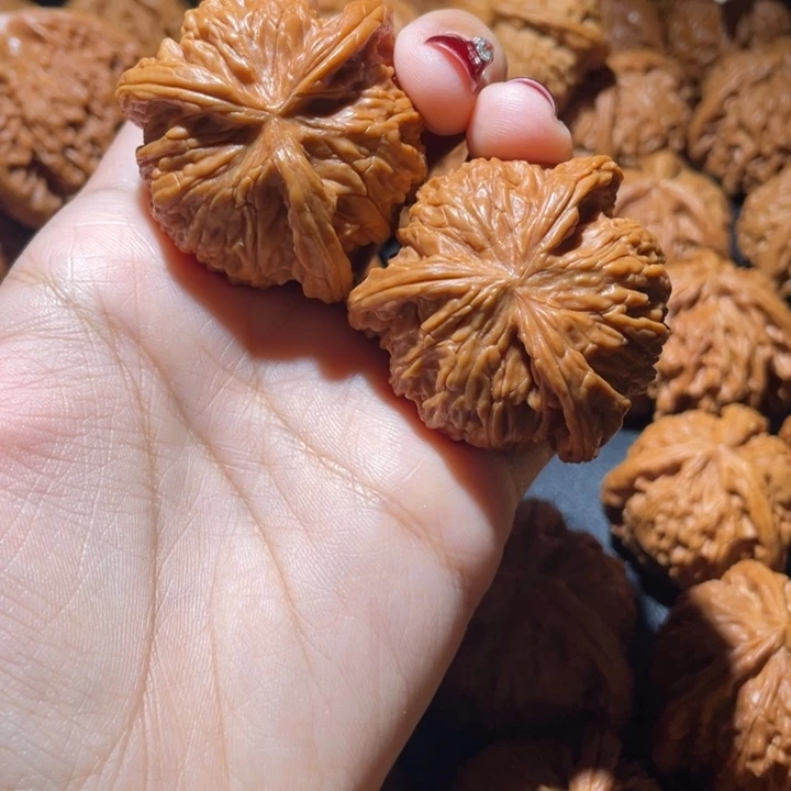 于***哥吊坠文玩核桃磨盘