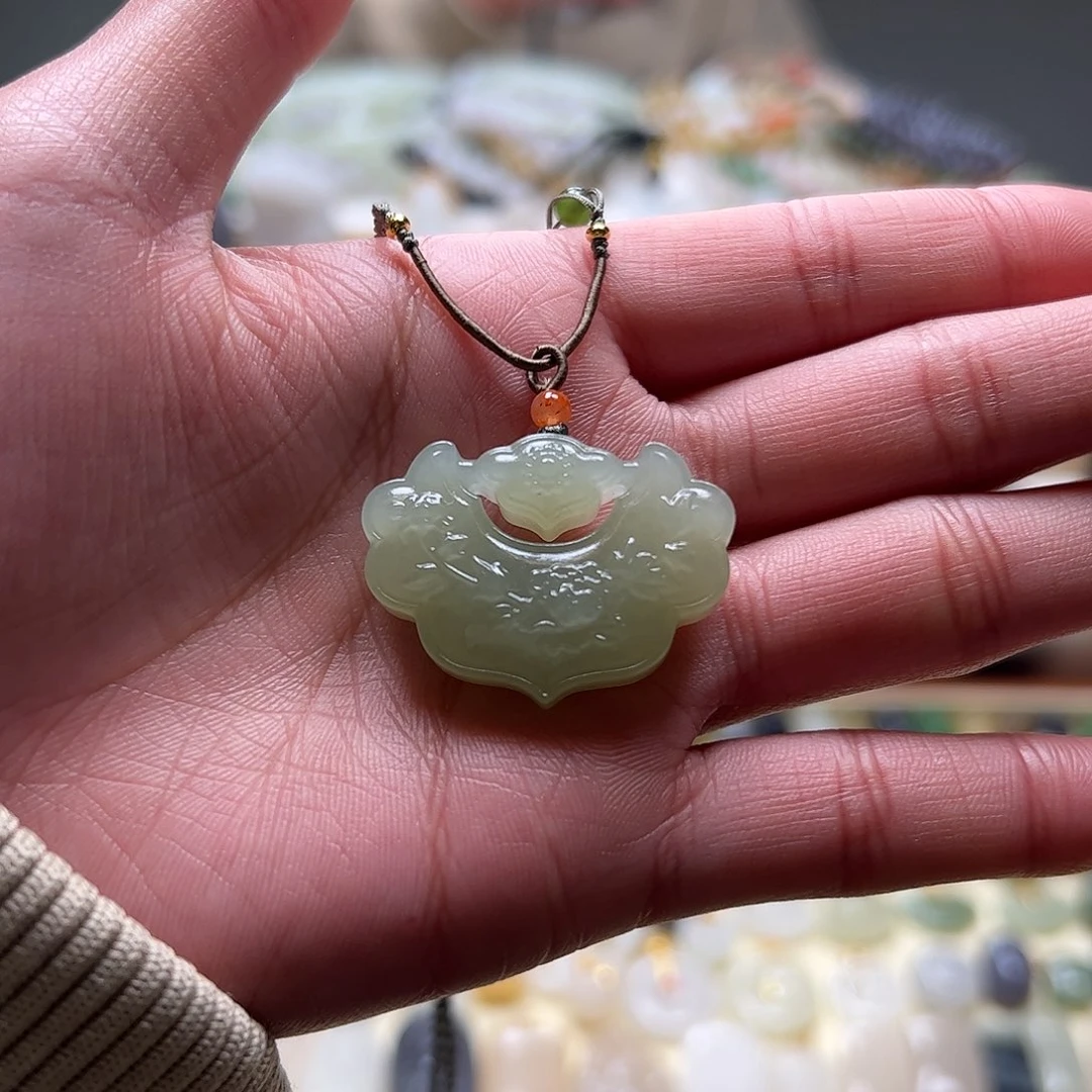 和田玉吊坠(赠链)未镶嵌