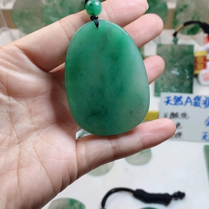 颈饰未镶嵌石英质玉非洲翠