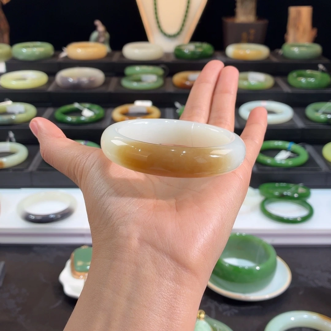 和田玉未镶嵌手镯糖白53