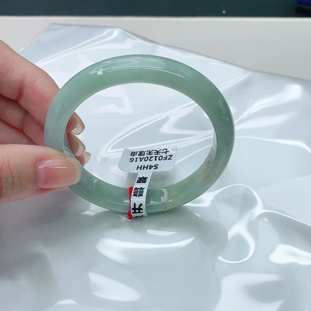 翡翠手镯未镶嵌正55